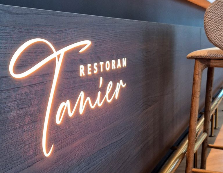 Restoran Tanier-logo svjetleći